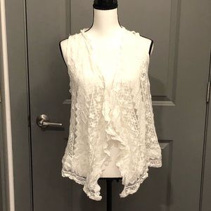 Sleeveless Lace Ivory Cardigan/Vest